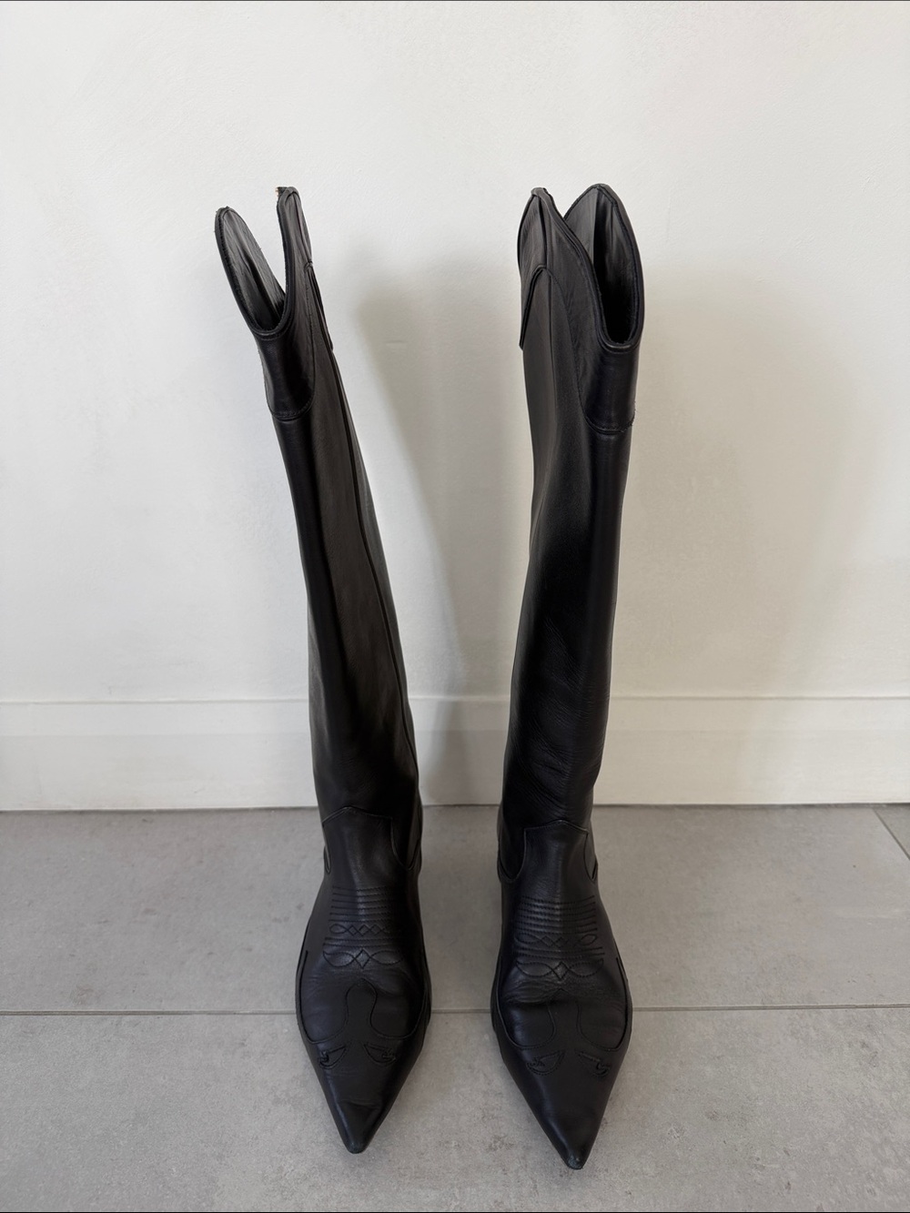 ANINE BING Black Leather Knee-High Pointed-Toe Women's Boots - Picture 11 of 13